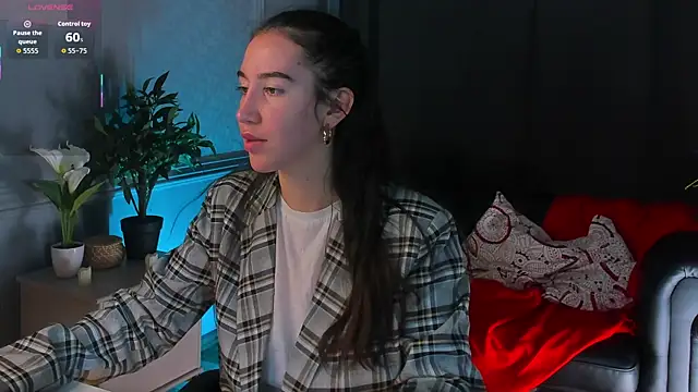 Belle Via online show from April 2, 2:35 pm