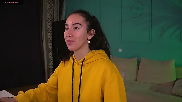 Belle Via online show from April 17, 3:26 pm