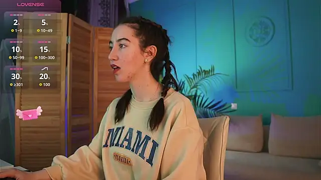 Snapshot of Belle_Via chatting on November 27, 5:46 pm Belle Via online show from November 27, 5:46 pm