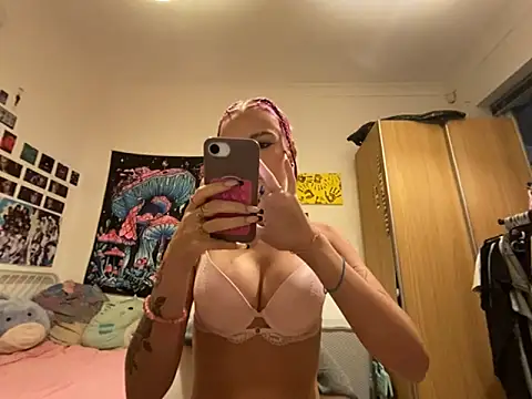 Snapshot of EmilyCleeveland chatting on September 10, 7:13 pm EmilyCleeveland online show from September 10, 7:13 pm