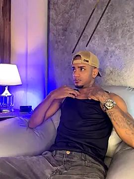 Snapshot of AaronCruz_ chatting on September 17, 1:02 pm AaronCruz online show from September 17, 1:02 pm