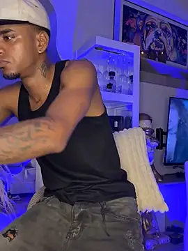 AaronCruz  online show from October 3, 5:20 am
