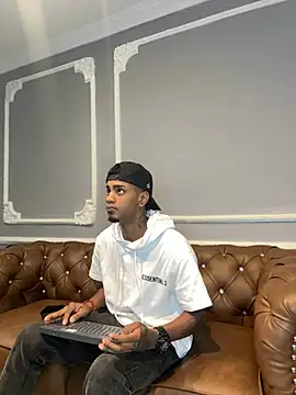 AaronCruz  online show from February 28, 12:42 pm