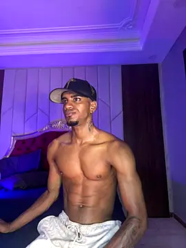 Snapshot of AaronCruz_ chatting on November 26, 10:04 am AaronCruz online show from November 26, 10:04 am