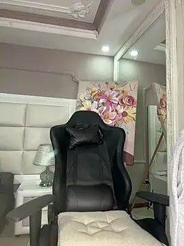 Snapshot of AaronCruz_ chatting on May 6, 9:30 pm AaronCruz online show from May 6, 9:30 pm