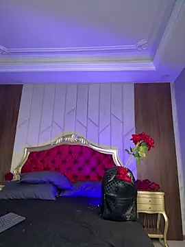 AaronCruz  online show from December 19, 12:03 am