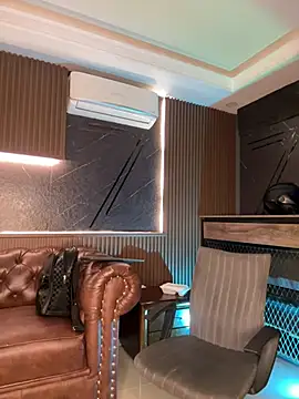 AaronCruz  online show from March 21, 10:46 pm