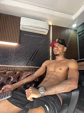 AaronCruz  online show from March 31, 10:28 am