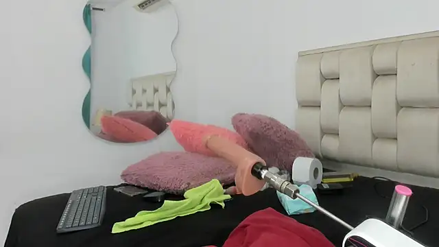 Roxy-Smith online show from October 22, 12:10 am