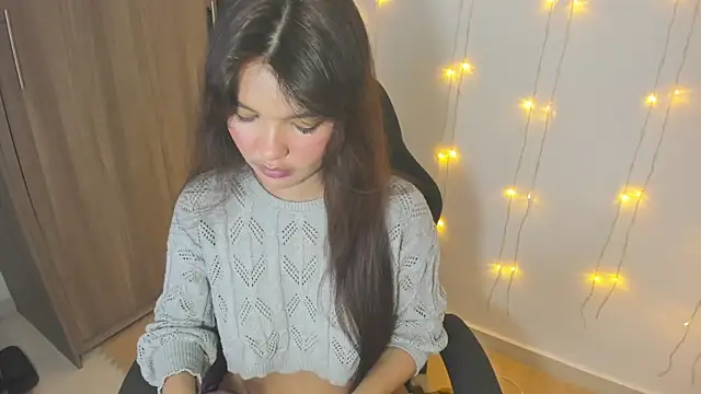jessii ca online show from October 17, 6:43 pm
