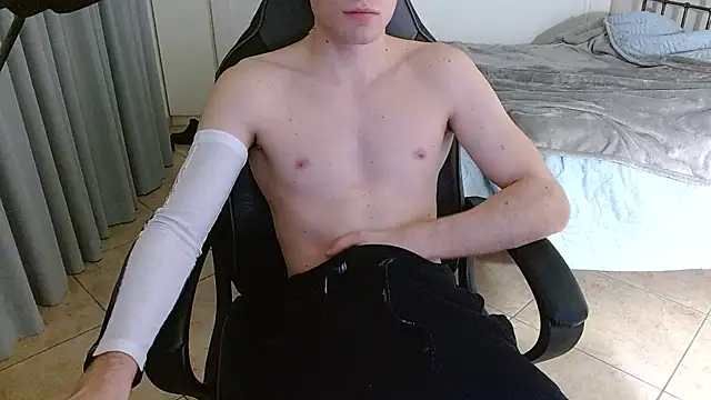 FitGuyDream online show from November 11, 12:49 am