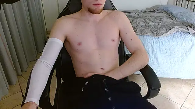 FitGuyDream online show from November 5, 11:41 pm