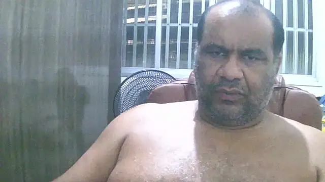 Snapshot of ulmo_br chatting on November 12, 1:10 am ulmo br online show from November 12, 1:10 am