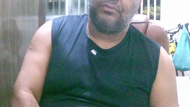 Snapshot of ulmo_br chatting on November 16, 12:04 am ulmo br online show from November 16, 12:04 am