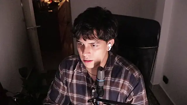 Tony Hoffa online show from March 8, 2:04 am