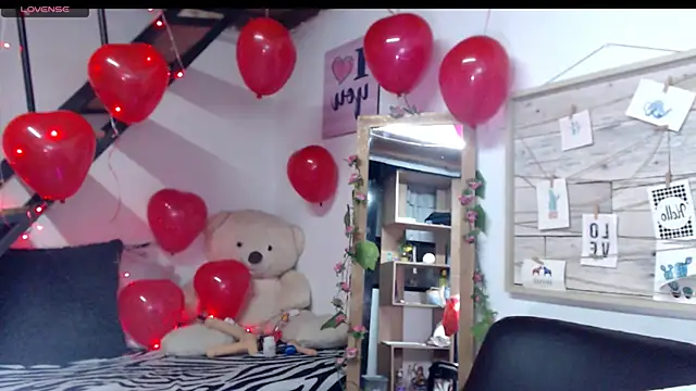 luna sky83 online show from September 18, 7:22 am