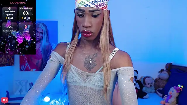 Snapshot of Kendall_Gil chatting on October 21, 9:25 pm Kendall Gil online show from October 21, 9:25 pm