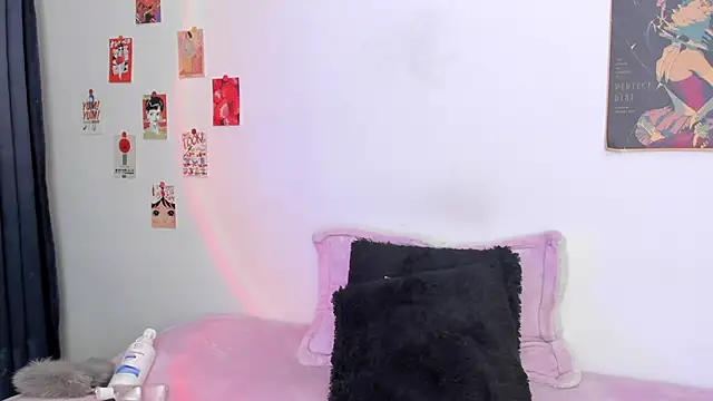 Snapshot of AlyRoses chatting on February 9, 1:44 am AlyRoses online show from February 9, 1:44 am
