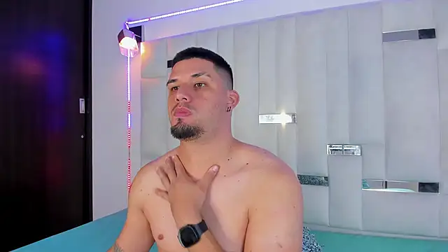 Jacoob19  online show from October 11, 8:54 pm