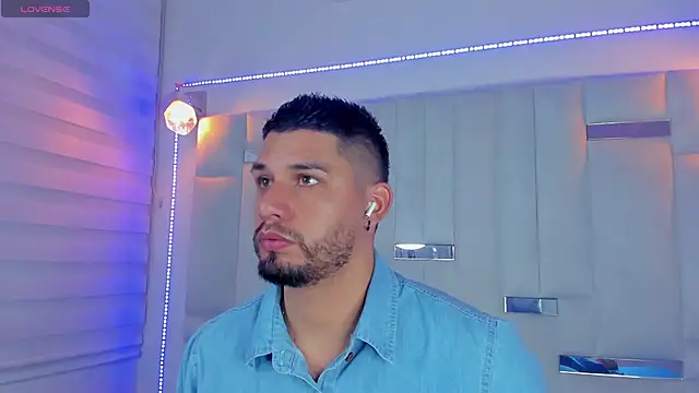 Jacoob19  online show from February 21, 3:32 pm