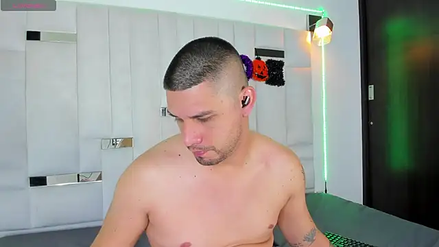 Jacoob19  online show from October 18, 3:08 am