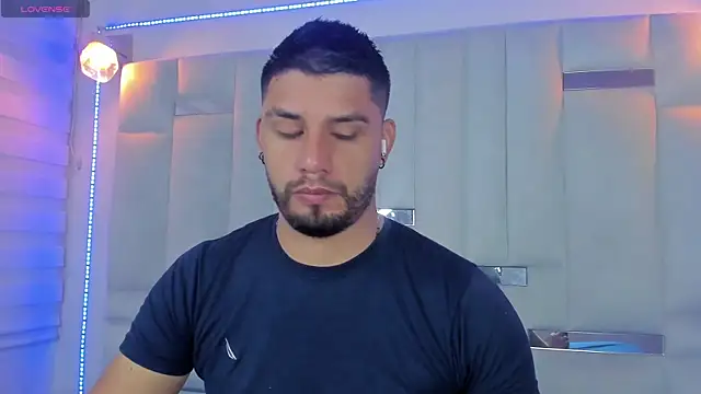 Jacoob19  online show from February 22, 1:13 pm