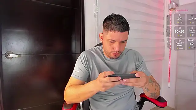 Jacoob19  online show from November 29, 1:11 pm