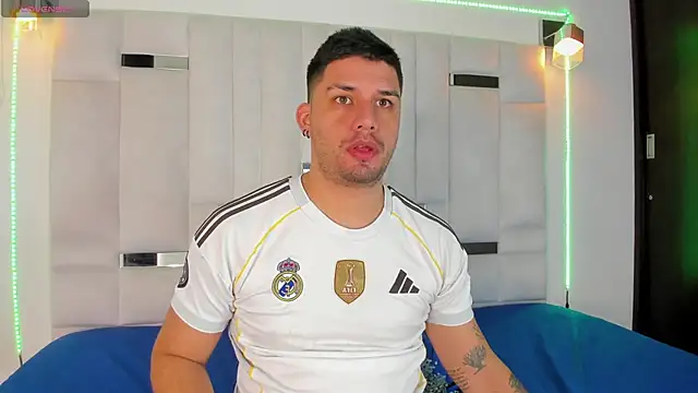 Jacoob19  online show from November 26, 1:22 pm