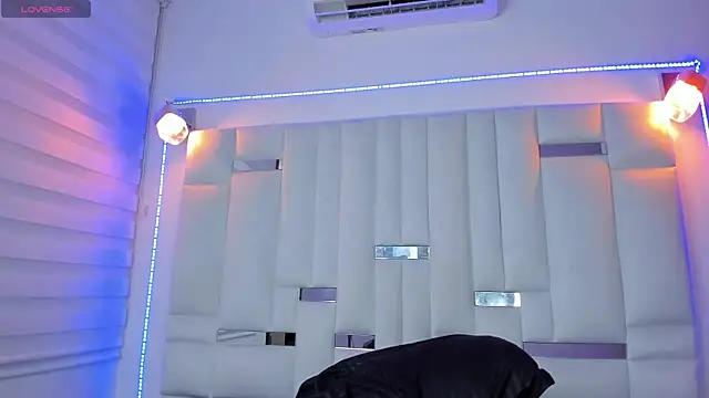 Jacoob19  online show from March 6, 12:30 pm