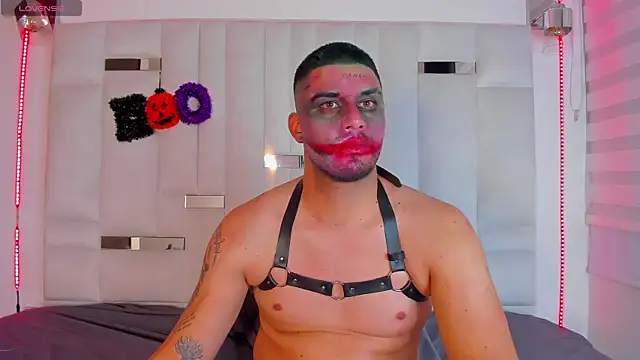 Jacoob19  online show from October 31, 10:05 pm