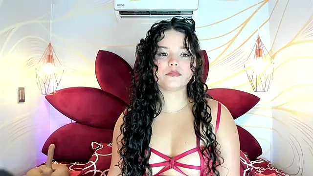 LottiCarter online show from February 13, 8:09 pm