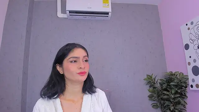 Tiffany mendez online show from May 6, 12:09 pm
