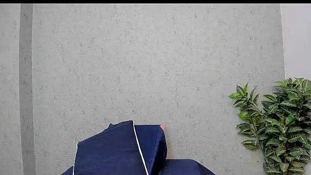 Tiffany mendez online show from February 9, 12:03 pm