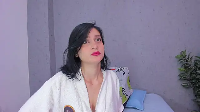 Tiffany mendez online show from December 15, 12:22 pm