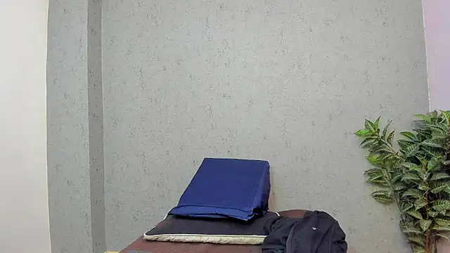 Tiffany mendez online show from February 7, 12:02 pm