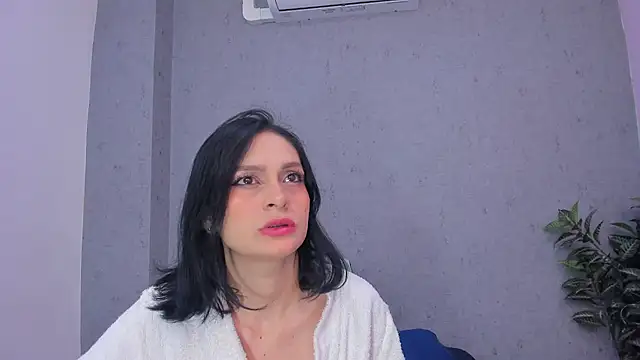 Tiffany mendez online show from December 19, 12:18 pm