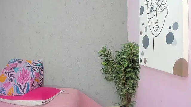 Tiffany mendez online show from January 6, 12:09 pm