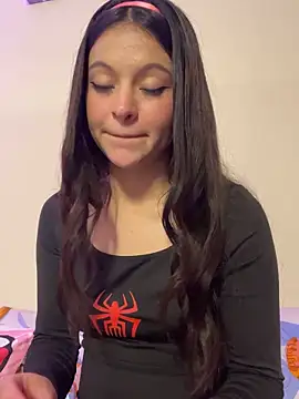 LucyEvans  online show from October 28, 4:35 am