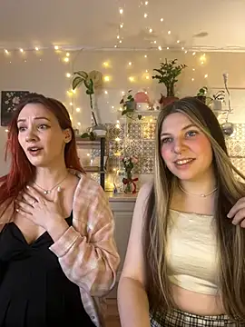 Annie aww online show from February 27, 8:53 pm