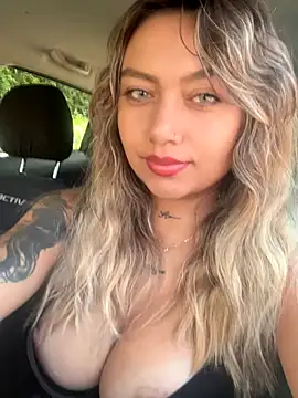 amanda-medrano1 online show from September 9, 2:59 pm