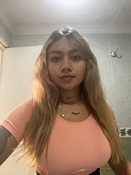 amanda-medrano1 online show from April 15, 1:59 pm