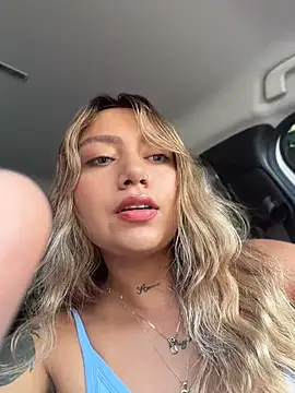 amanda-medrano1 online show from May 9, 3:26 pm
