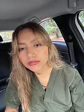amanda-medrano1 online show from June 2, 1:44 pm