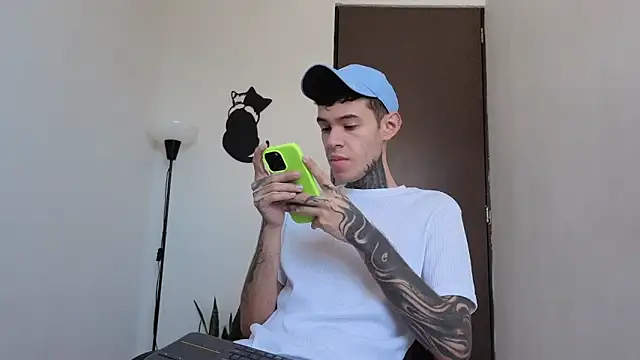 Snapshot of Saturno_v chatting on February 26, 2:28 pm Saturno v online show from February 26, 2:28 pm