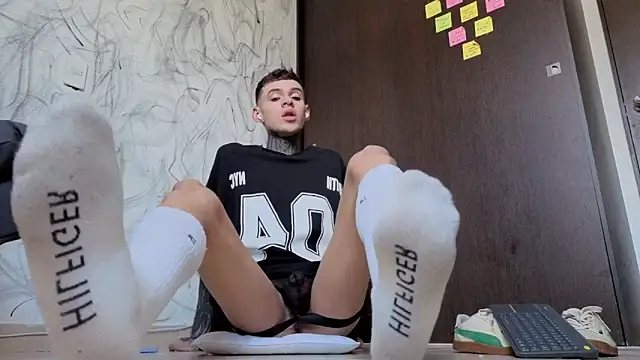 Snapshot of Saturno_v chatting on February 13, 1:11 pm Saturno v online show from February 13, 1:11 pm