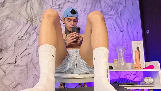 Snapshot of Saturno_v chatting on February 6, 10:33 am Saturno v online show from February 6, 10:33 am