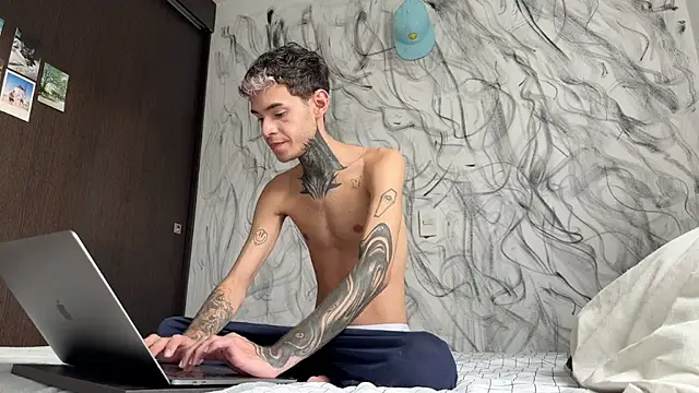 Saturno v online show from March 28, 11:22 am