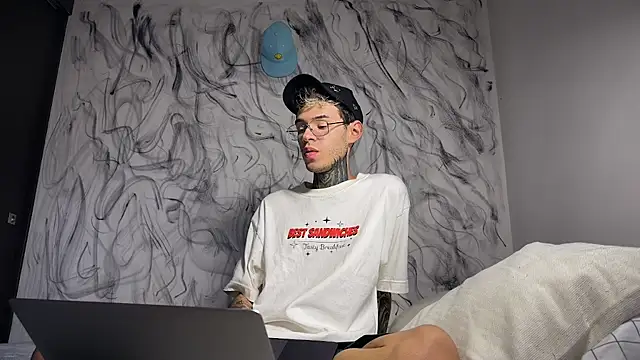 Saturno v online show from April 1, 11:01 pm