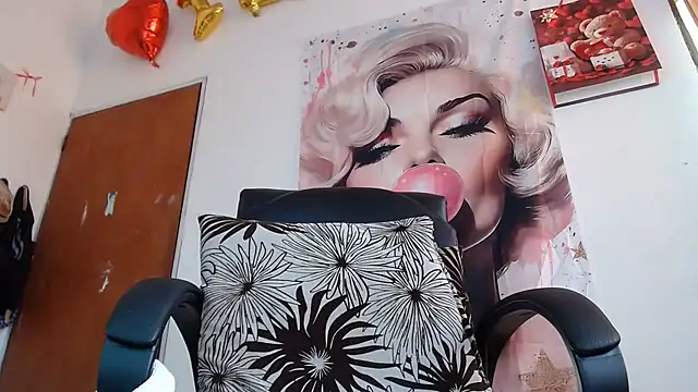 Sexy-Favgirl online show from July 13, 12:04 pm