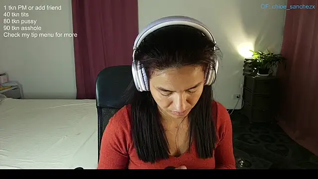 Snapshot of ChloeSanchezx chatting on May 8, 1:31 am ChloeSanchezx online show from May 8, 1:31 am